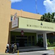 Siete directivos de Agricultura renuncian por irregularidades