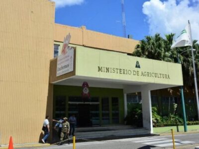 Siete directivos de Agricultura renuncian por irregularidades