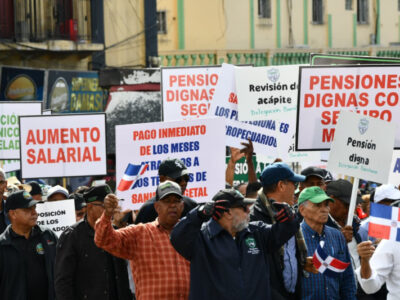 ANPA marcha al Palacio Nacional para exigir pensiones dignas y aumento salarial