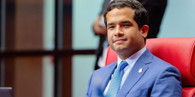 Omar Fernández propone elevar a RD$52,000 el salario exento del Impuesto Sobre la Renta