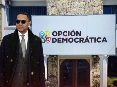 Un intenso intercambio en la plataforma X enfrentó al comunicador Santiago Matías con miembros del partido político Opción Democrática, generando una ola de reacciones en el entorno digital. Las publicaciones incluyeron señalamientos y respuestas que rápidamente escalaron el tono del debate, convirtiéndose en uno de los temas más comentados del día en redes sociales en República Dominicana. Usuarios han dividido opiniones entre quienes defienden el derecho a la crítica pública y quienes consideran que el intercambio refleja una creciente polarización entre figuras mediáticas y actores políticos. El caso sigue generando interacción y comentarios en plataformas digitales.