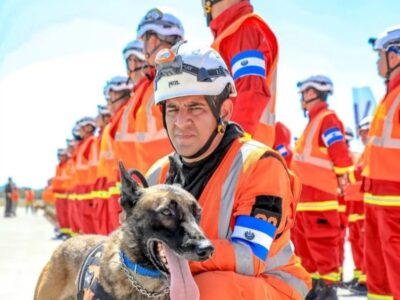 El Salvador se suma a la ayuda humanitaria en Venezuela con equipos médicos y perros de rescate