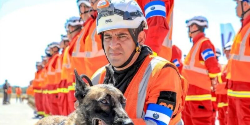 El Salvador se suma a la ayuda humanitaria en Venezuela con equipos médicos y perros de rescate