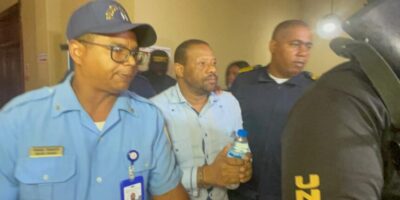 Bajo fuerte seguridad trasladan audiencia de Lora Cruceta y su esposa por desfalco en Oncológico