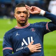 Mbappé responde a Messi con un doblete en Filadelfia y se acerca al récord de Klose