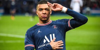 Mbappé responde a Messi con un doblete en Filadelfia y se acerca al récord de Klose
