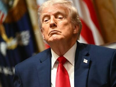 Trump propone incremento de 570 dólares en las tarifas para obtener la ciudadanía estadounidense