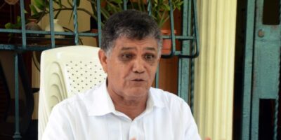 Alcalde de Santo Domingo Oeste solicita permiso de dos años para salir del país y genera controversia en el Concejo Municipal