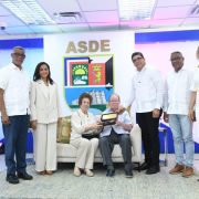 Entregan las llaves de Santo Domingo Este a Don Pepín Corripio