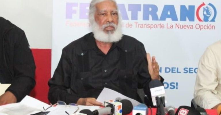 Juan Hubieres acusa a Antonio Marte de corrupción y persecución contra dirigentes del transporte