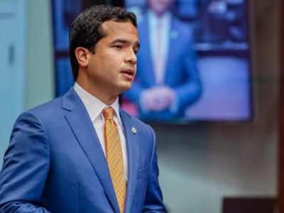 Omar Fernández afirma que toda disposición que afecte la libertad de expresión debe ser modificada