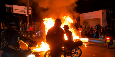 Protestas y quema de neumáticos en Herrera tras muerte de joven durante intervención policial