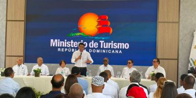 Gobierno inicia remodelación de playa Los Almendros y malecón de Baní con inversión de RD$136.9 millones