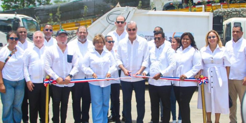 Presidente Abinader y alcalde Junior Santos inauguran estación de transferencia de residuos sólidos en Los Alcarrizos