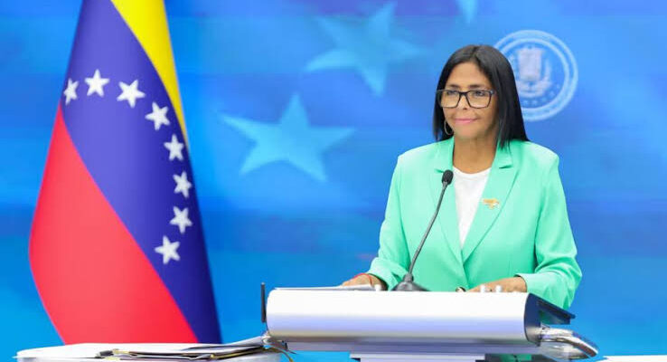 🇻🇪 Venezuela decretó siete días de luto nacional tras los devastadores terremotos que afectaron al país. Las autoridades mantienen activas las labores de rescate y asistencia a las comunidades impactadas.