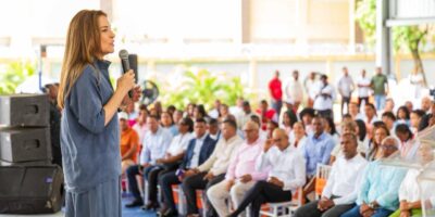 Carolina Mejía presenta propuesta para impulsar el desarrollo de Hato Mayor con énfasis en empleo y turismo