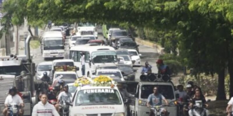 Entre lágrimas y protestas, despiden a Darlin Mercado mientras crece el reclamo por justicia