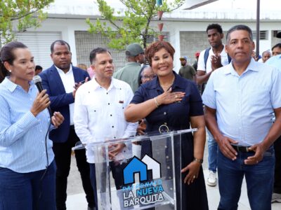 Patronato y comunidad de La Nueva Barquita reconocen labor social del INAIPI y de su directora Josefa Castillo Rodríguez