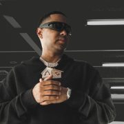 Alofoke Music obtiene dos nominaciones a Premios Juventud 2026 con «Zaza» y «Saca punta»
