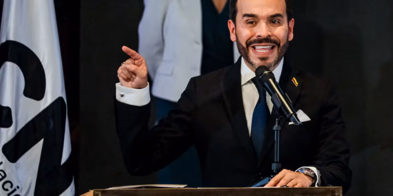 De la Espriella anuncia la creación de un banco de talentos para fortalecer el Gobierno colombiano