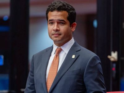 Senado rechaza propuestas de Omar Fernández para ampliar protección a la libertad de expresión en el Código Penal