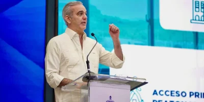 Abinader destaca necesidad de ampliar infraestructura ante crecimiento de Santiago