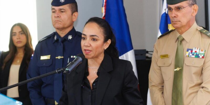 Faride Raful advierte que policías que violen la ley deberán responder ante la justicia