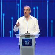 Abinader afirma que la transformación educativa será una política de Estado para preparar al país ante la cuarta revolución industrial