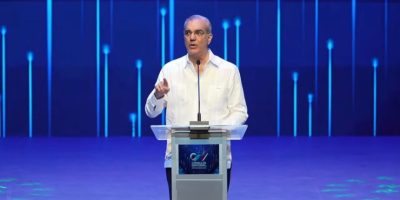Abinader afirma que la transformación educativa será una política de Estado para preparar al país ante la cuarta revolución industrial