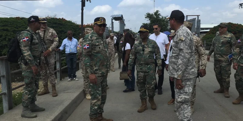 Director de Migración supervisa modernización tecnológica del paso fronterizo de Dajabón junto a delegación de Emiratos Árabes Unidos