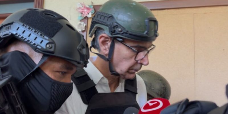 Santiago Hazim guarda silencio tras aplazamiento de audiencia de revisión de coerción en caso SeNaSa