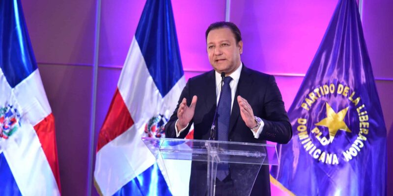 Abel Martínez llama al PLD a prepararse para regresar al poder en 2028