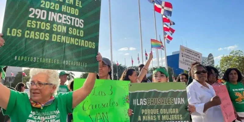 Juristas y académicos proponen incorporar las tres causales al Código Penal
