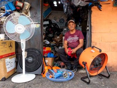 Dominicanos buscan alternativas para enfrentar las altas temperaturas que afectan al país