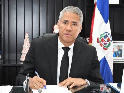 Andrés Cueto defiende derecho de Santiago Matías a aspirar a la Presidencia y destaca apertura democrática
