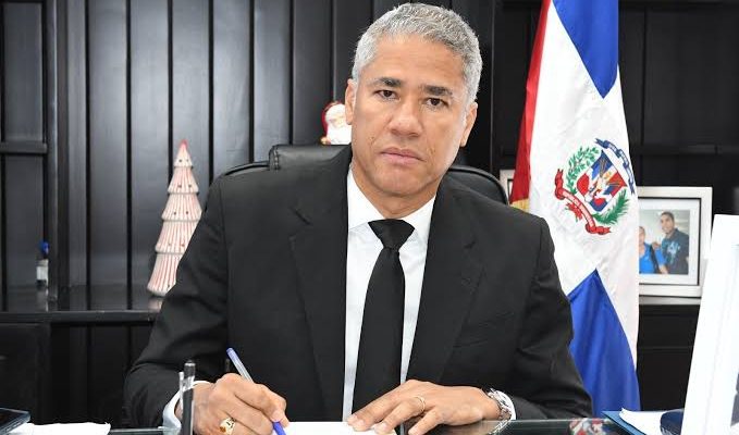Andrés Cueto defiende derecho de Santiago Matías a aspirar a la Presidencia y destaca apertura democrática