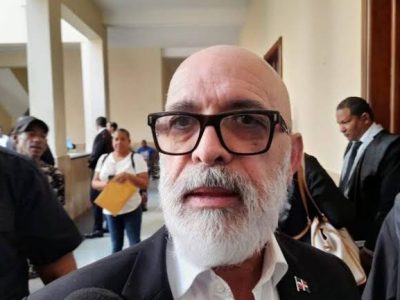 Aplazan juicio contra Ángel Martínez para explorar una posible conciliación con Roberto Fulcar