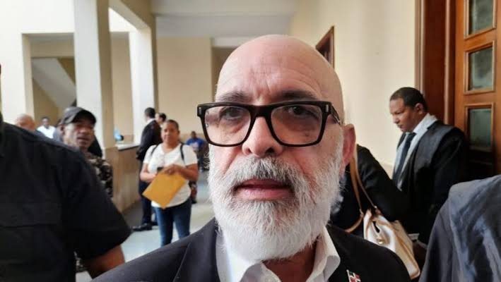 Aplazan juicio contra Ángel Martínez para explorar una posible conciliación con Roberto Fulcar