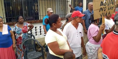 Residentes de El Valle denuncian más de 20 días sin servicio de agua potable