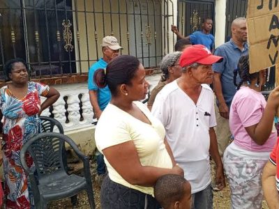 Residentes de El Valle denuncian más de 20 días sin servicio de agua potable