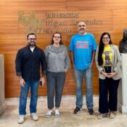 José Rafael Mata presenta investigación sobre el impacto de influencers, poder y algoritmos en el periodismo dominicano