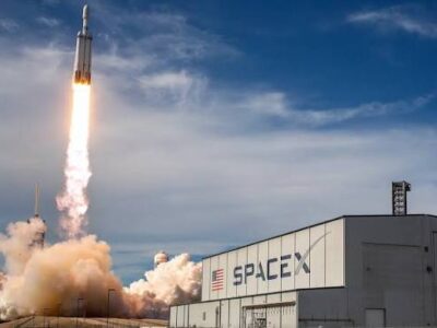 Cohete descontrolado de SpaceX impactará la Luna en agosto y podría dejar un cráter de 17 metros