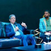 Leonel Fernández propone fortalecer la lectura y el pensamiento crítico ante el avance de la inteligencia artificial
