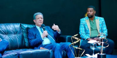 Leonel Fernández propone fortalecer la lectura y el pensamiento crítico ante el avance de la inteligencia artificial