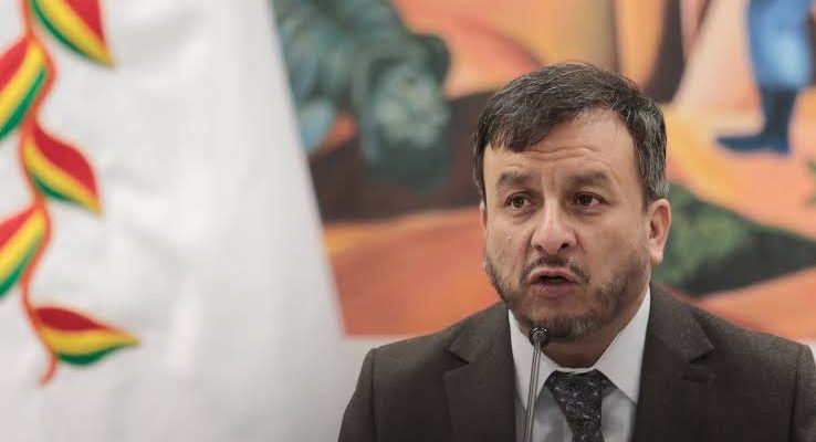 Exministro de Hidrocarburos de Bolivia es detenido por investigación sobre venta de combustible en mal estado