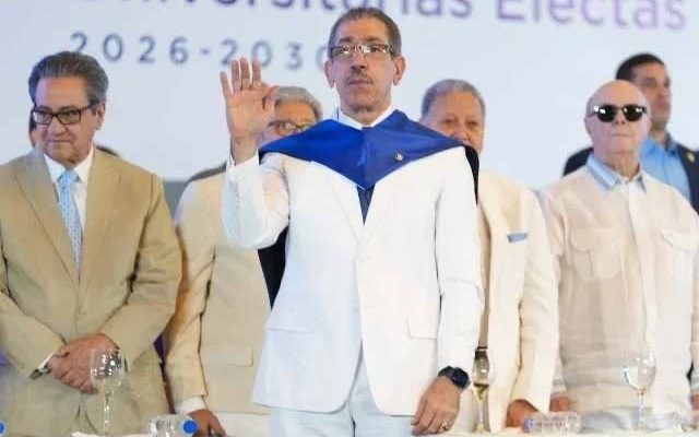 Jorge Asjana asume como rector de la UASD con promesa de modernizar la academia
