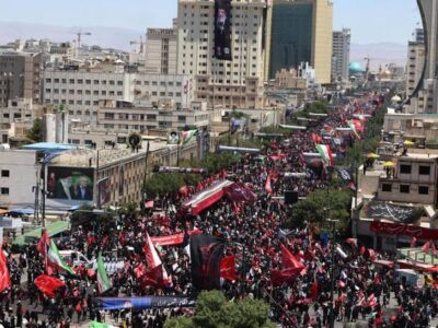 Multitudinario entierro de Alí Jameneí en Mashhad pone fin a una semana de homenajes en Irán