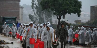 China mantiene alerta naranja por el tifón Bavi ante inminente impacto en su costa sureste