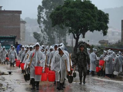 China mantiene alerta naranja por el tifón Bavi ante inminente impacto en su costa sureste