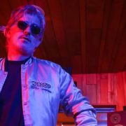 Muere el DJ francés Kavinsky a los 49 años; autoridades investigan las causas del fallecimiento
